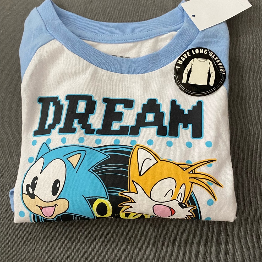 Sonic and Tails Graphic Tee size 8